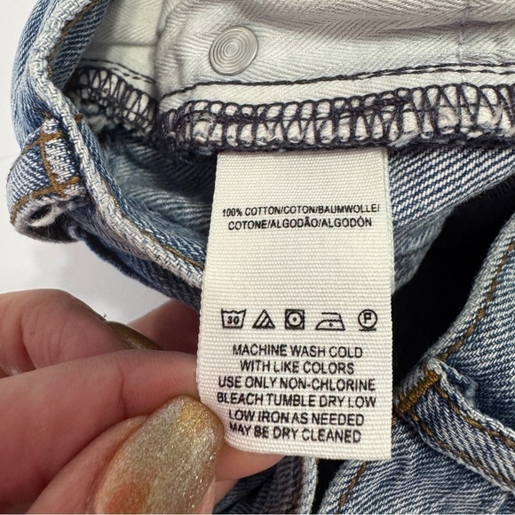 We The Free Butterfly Embroidered Denim Cutoff Shorts Size 26 - Picture 7 of 12